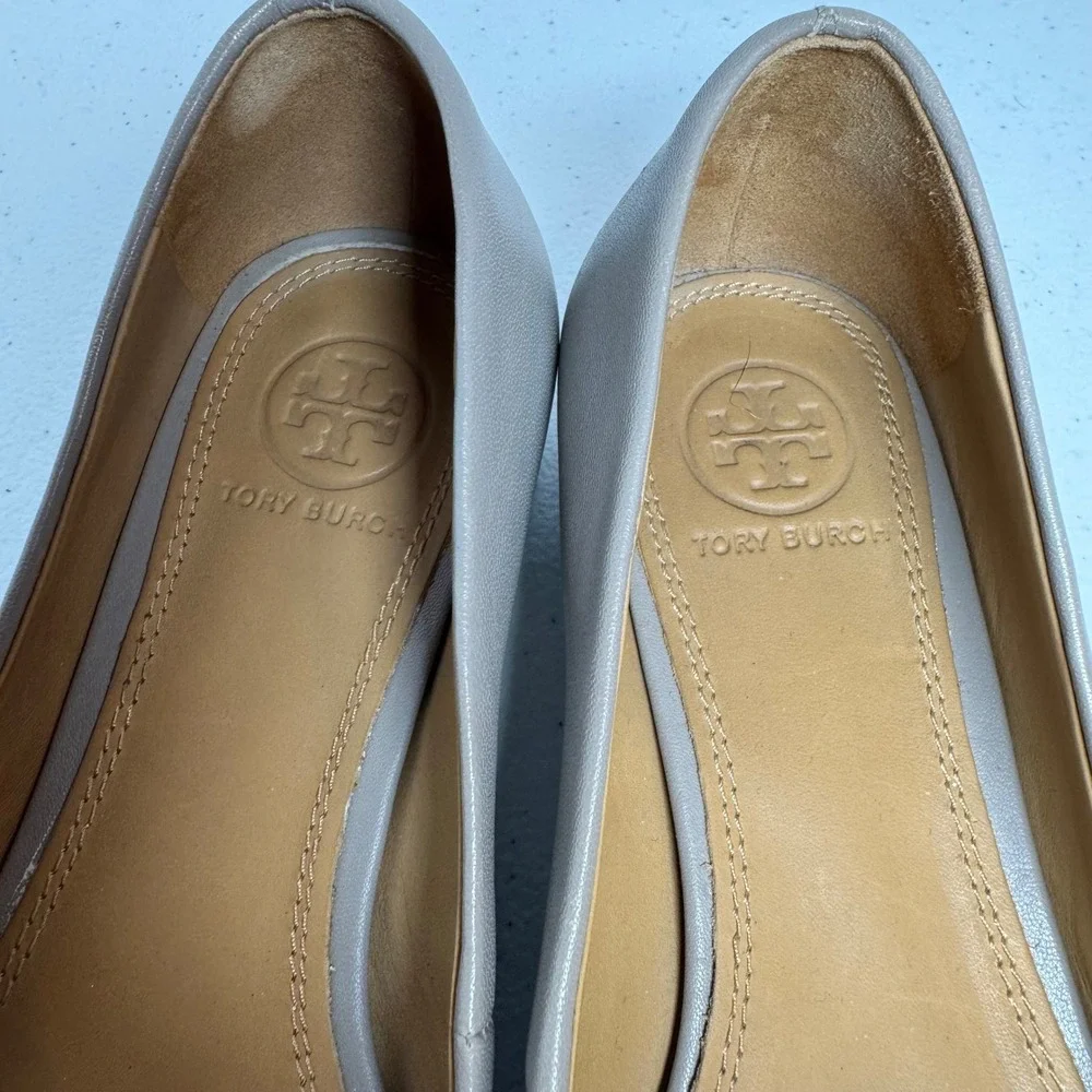 Tory Burch Ballet Flats French Gray Leather Round Toe Gold Logo Womens Sz 5M EUC